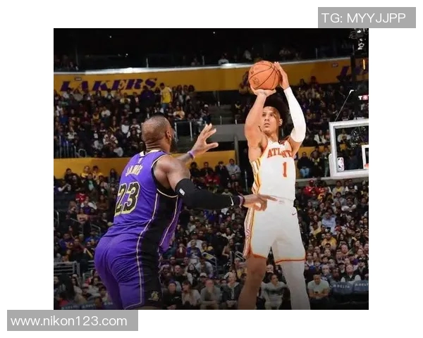 范德彪+斯玛特一起用！湖人攻防难兼顾 畸形阵容一碰强队直接露馅