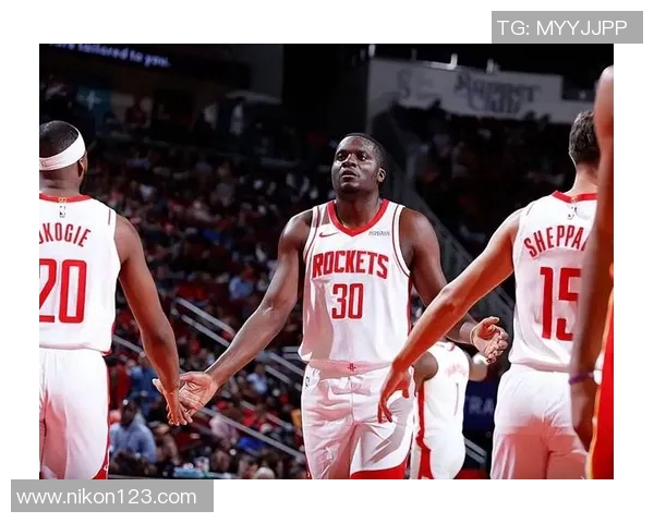 再见霍乐迪！火箭、快船、独行侠酝酿三方交易，1米93后卫空降休斯顿