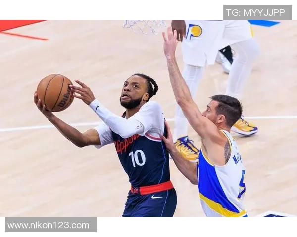 三节29+8！快船23分大胜步行者，伦纳德3节创队史第二神迹！快船2换5交易赢麻了